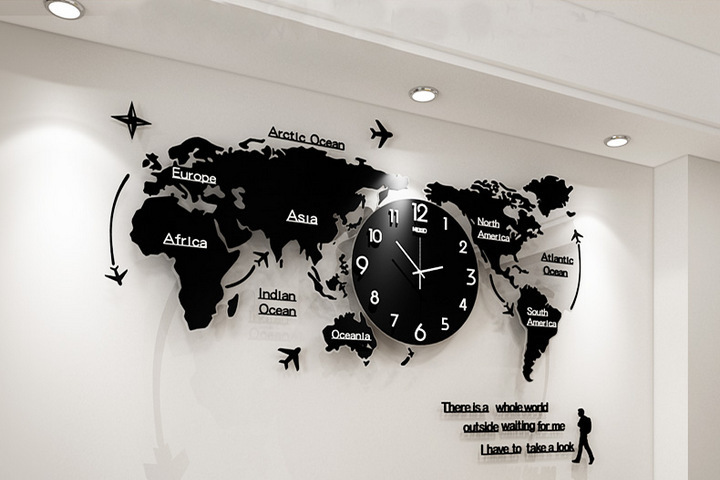 Часы с картой мира