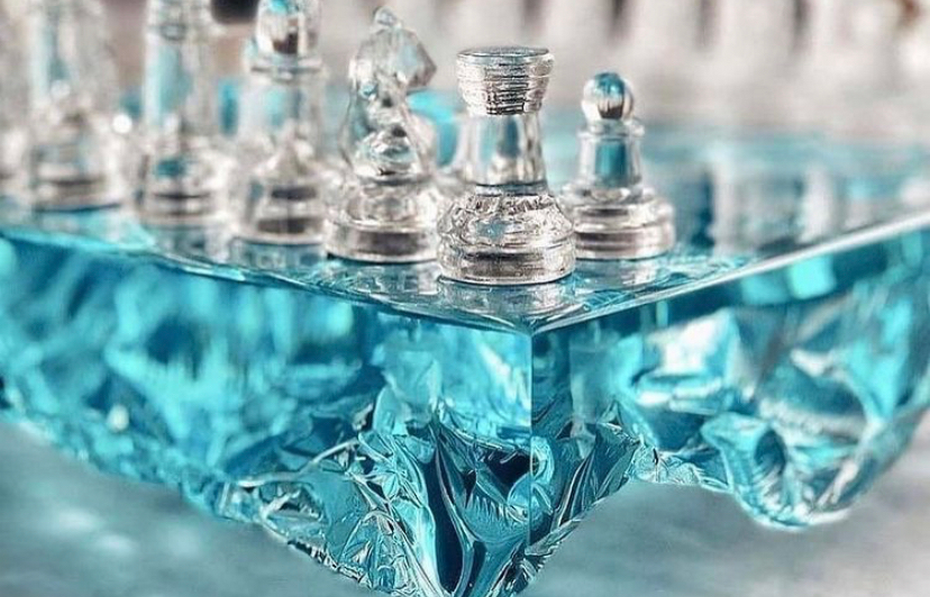 Ледяные шахматы из смолы ручной работы
